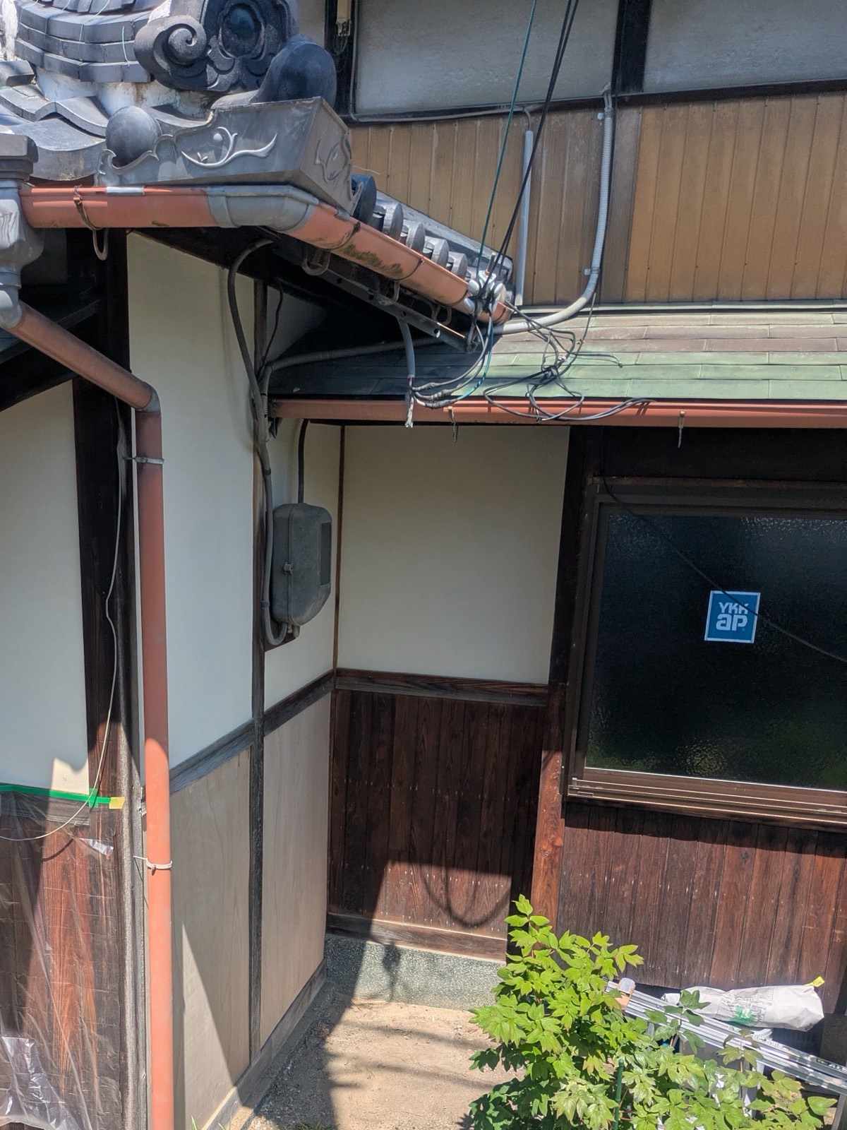 漆喰左官による補修後の外壁