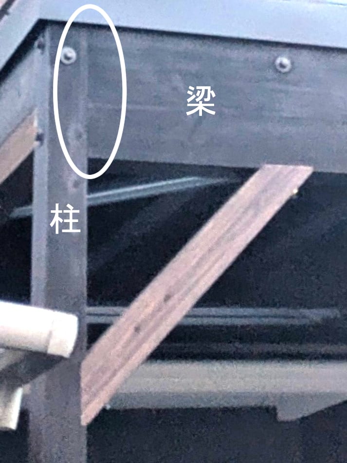施工後、柱・梁を交換し補強したウッドデッキの構造部